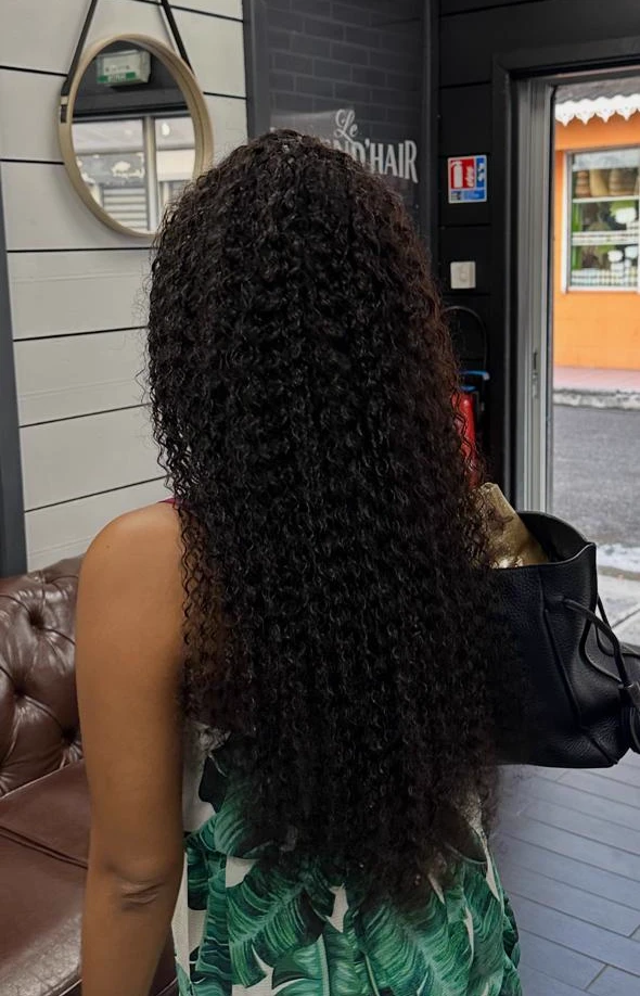 Boucles longues et volume, vues de dos